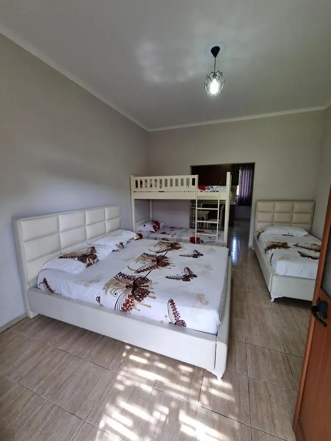 Pensjonat Holiday Home Plazhi San Pietro